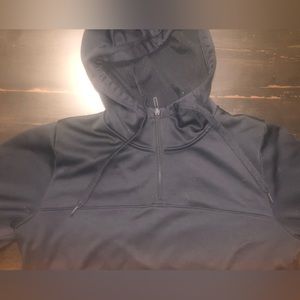 Black Under Armour Water resistant hoodie size L